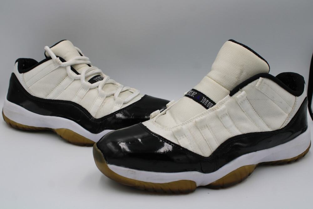 Size 10 - Jordan 11 Retro Low Concord - 528895-153